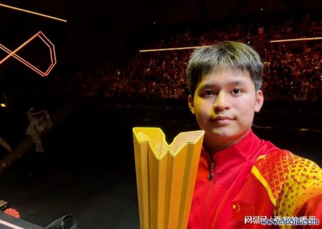 19歲沖進(jìn)前三，林詩(shī)棟超越7位大滿貫，鄧亞萍樊振東更神奇